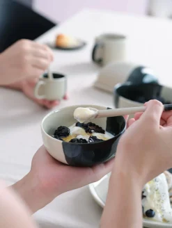 schale, black currant smoothie