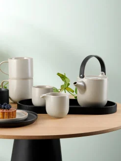 teekanne mit holzgriff, tofu